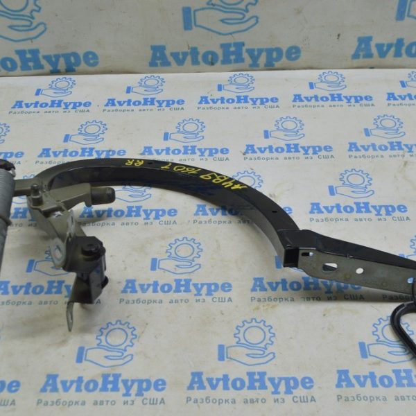 Петля крышки багажника правая Audi A4 B9 17- 8W5827302A