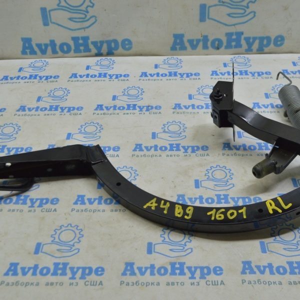 Петля крышки багажника левая Audi A4 B9 17- 8W5827301A