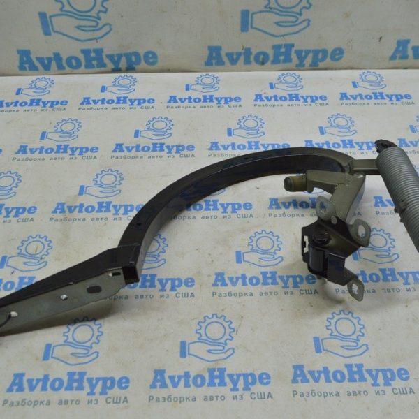 Пружина петли крышки багажника левая Audi A4 B9 17- 8W5 827 665