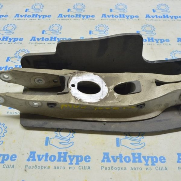 Рычаг нижний задний левый Audi A4 B9 17- (02) 8W0505311H
