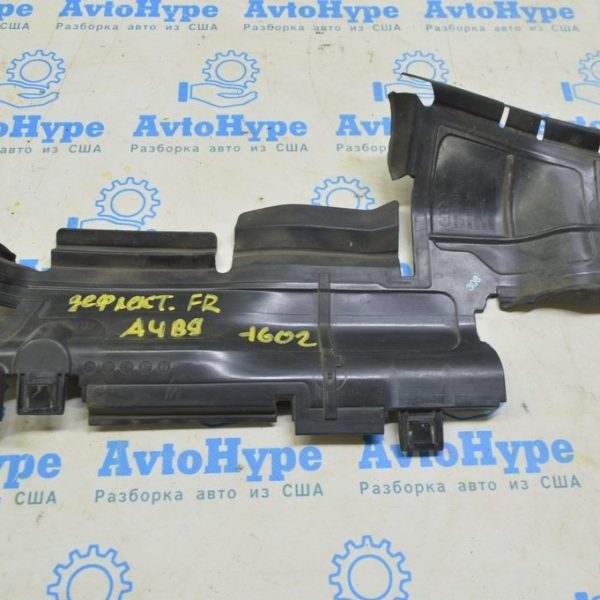 Дефлектор радиатора правый Audi A4 B9 17- 2.0T большой 8W0121284AL