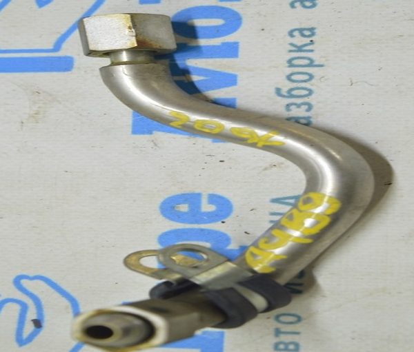 Топливопровод Audi A4 B9 17- 2.0T на топливную рейку 06L127501E