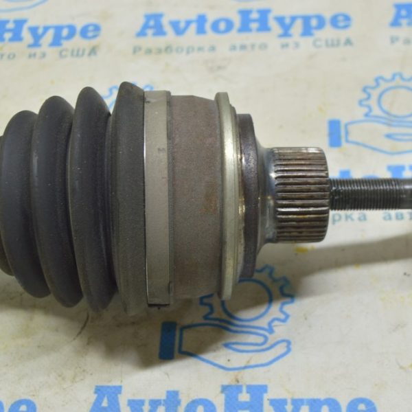 Болт крепления ступицы перед левый Audi A4 B9 17- 8E0407643A