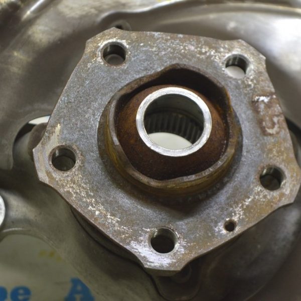 Ступица передняя правая Audi A4 B9 17- (02) 8W0407613