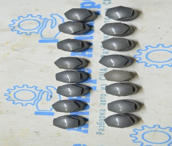 Заглушка колпачок колесного болта Audi A4 B9 17- серая 4M0601173