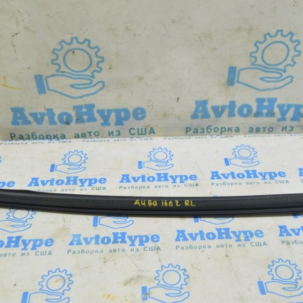 Уплотнитель стекла внутренний двери задней левой Audi A4 B9 17- 8W0-839-479