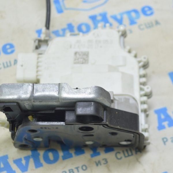 Замок двери задней левой Audi A4 B9 17- 8X0839015D