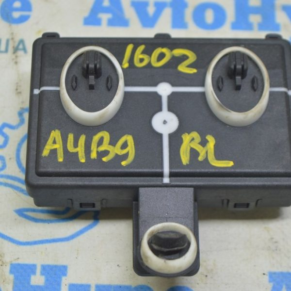 Компьютер двери задней левой Audi A4 B9 17- (02) 8W0959595E