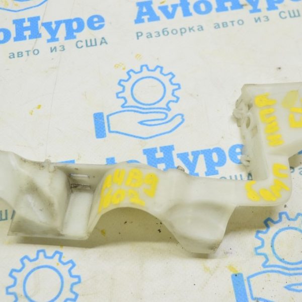 Крепление переднего бампера на крыле левое Audi A4 B9 17-19 белое 8W0807283