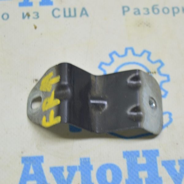 Кронштейн крыла центральный правый Audi A4 B9 17- большой 8W0-821-471