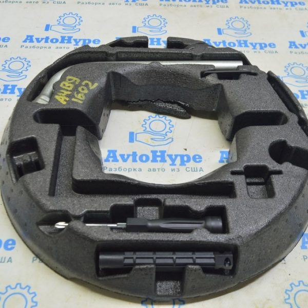 Пенопласт под инструмент Audi A4 B9 17- (02) треснут 8W0012109E