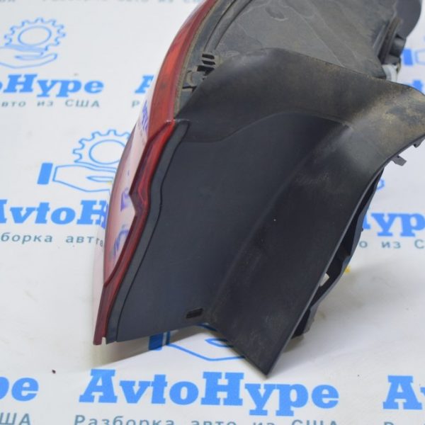 Накладка фонаря внешнего левая Audi A4 B9 17- 8W5945253