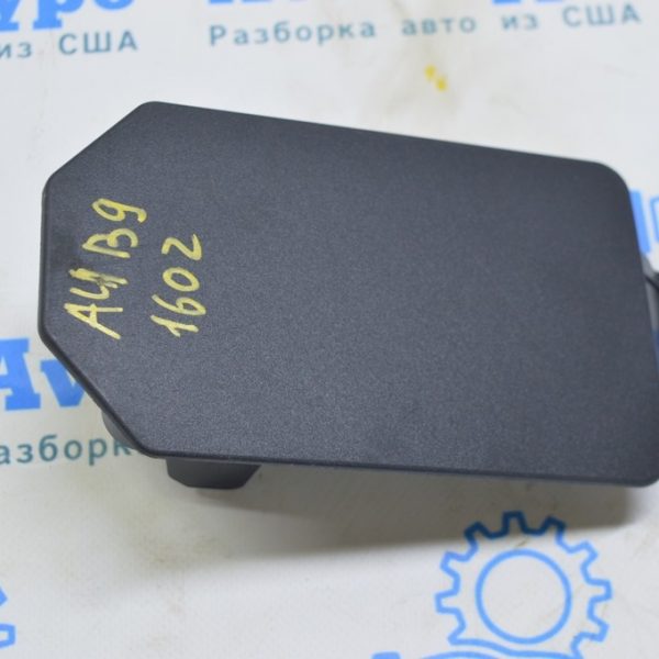 Крышка блока предохранителей правая Audi A4 B9 17-19 черн 4M0971981