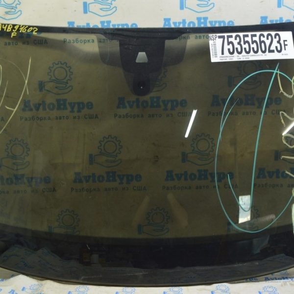 Лобовое стекло Audi A4 B9 17- под камеру и датчик дождя, песок, FUYAO (02)  8W0-845-099-K-NVB