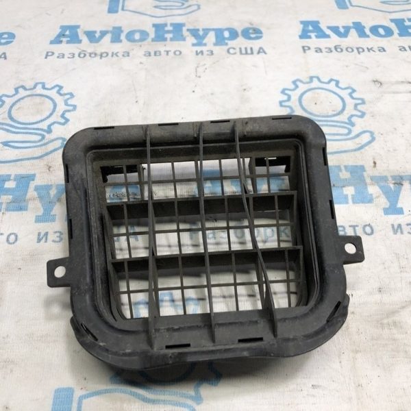 Щиток вентиляции левый Audi A4 B8 08-16 8K0819161C