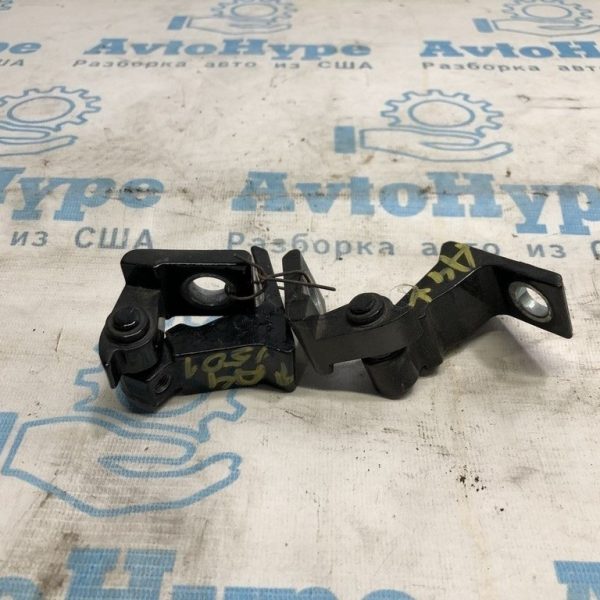 Петля двери нижняя зад прав Audi A4 B8 08-16 седан 8k0-831-402-e