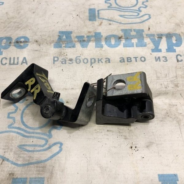 Петля двери верхняя зад прав Audi A4 B8 08-16 седан 8k0-831-402-e