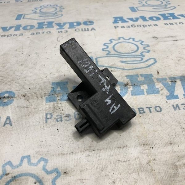 Keyless access entry antenna Audi a4 b8 08-16 (01) 8k0-831-402-e