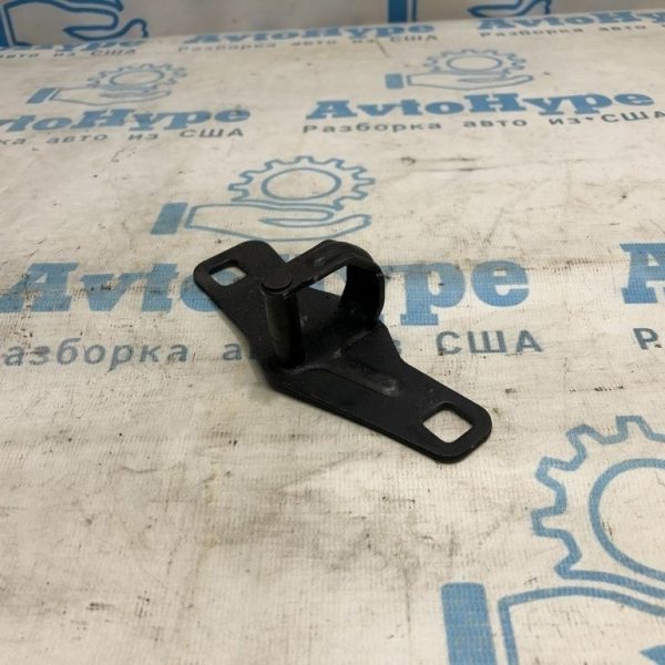 Крюк замка багажника Audi a4 b8 08-16 8t0827507