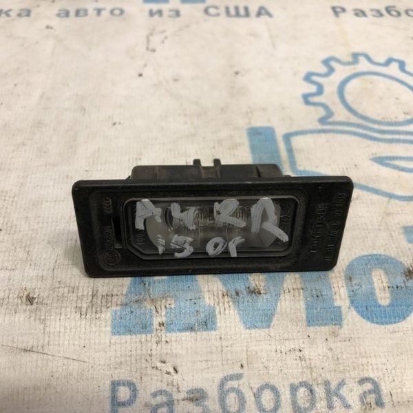 Подсветка номера крышки багажника прав Audi A4 B8 13-16 рест седан 4G0-943-021-A