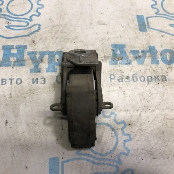 Кронштейн глушителя Audi a4 b8 08-16 8k0253147a