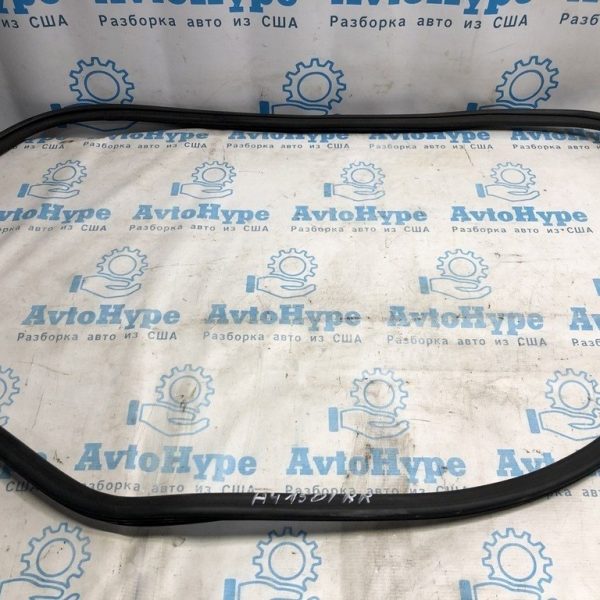 Уплотнитель дверного проема зад прав Audi A4 B8 08-16 седан 8k5-833-721-k