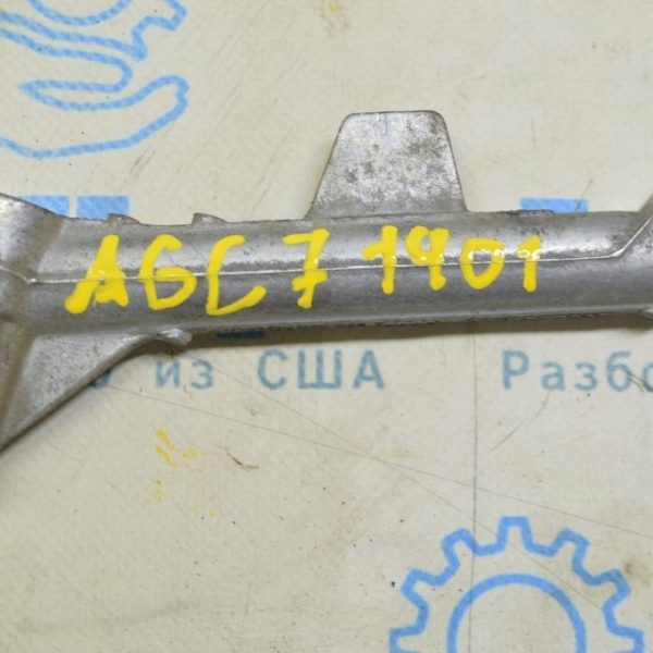 Кронштейн впускного коллектора Audi A6 C7 12-18 дорест 2.0 06H129723E