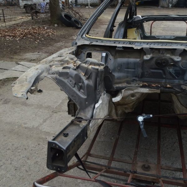 Четверть передняя правая Audi A6 C7 12-18 (01) на кузове 4G0805116TA