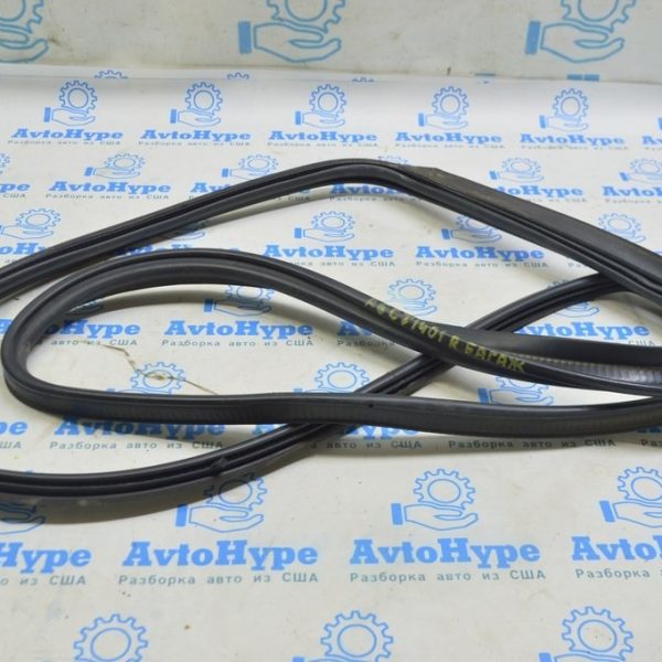 Уплотнитель крышки багажника Audi A6 C7 12-18 4G5-827-705-D