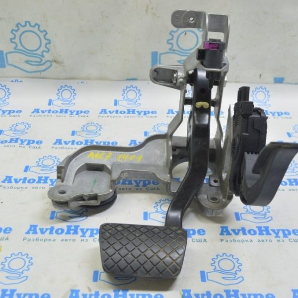 Педаль газа Audi A6 C7 12-18 8K1-723-523-A