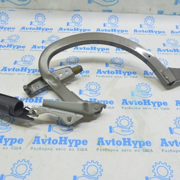 Пружина петли крышки багажника левая Audi A6 C7 12-18 с накладкой 4G5-827-665-B