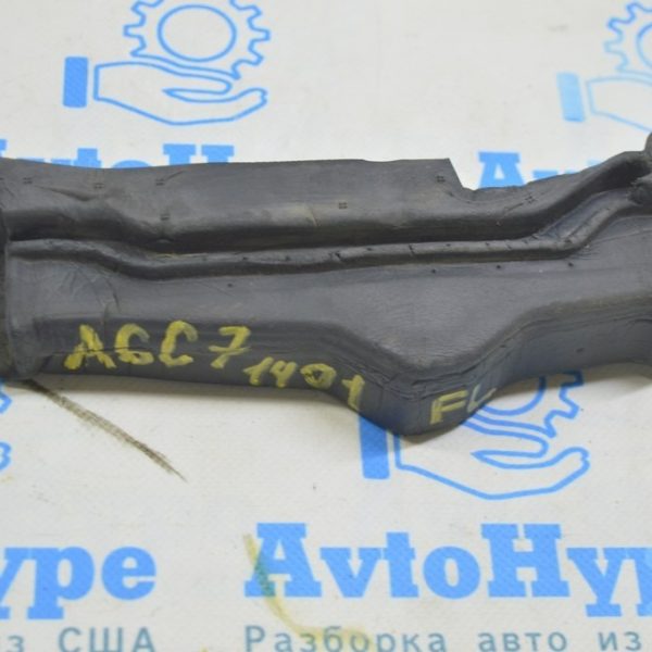 Уплотнитель крыла капот-крыло лев Audi A6 C7 12-18 передний 4G0-823-721