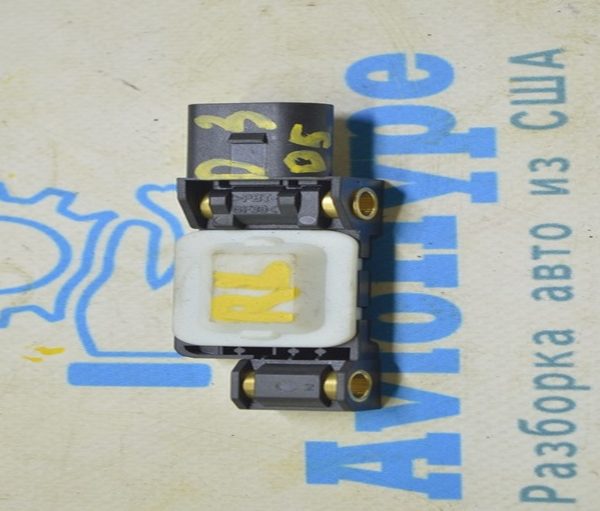 Датчик подушки безопасности задний лев Audi A8 D3 03-09 4B0959643E