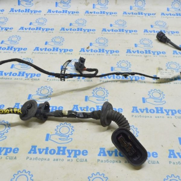 Проводка двери перед прав Audi A8 D3 03-09 (01) 4E0971030N