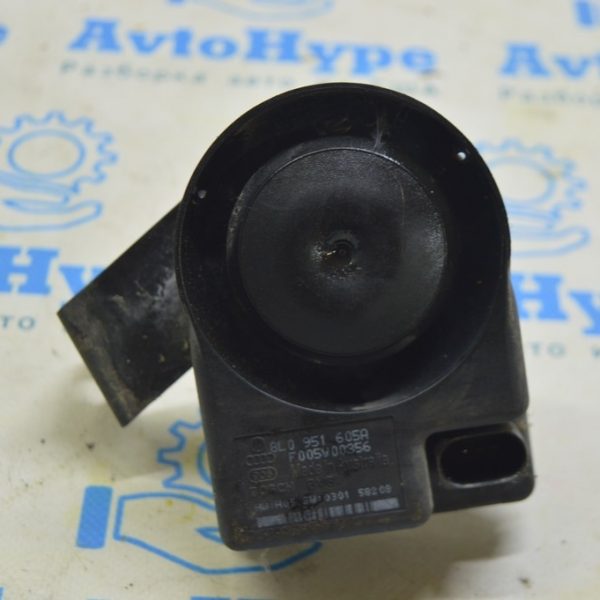 Сирена Audi A8 D3 03-09 (01) 8L0951605A