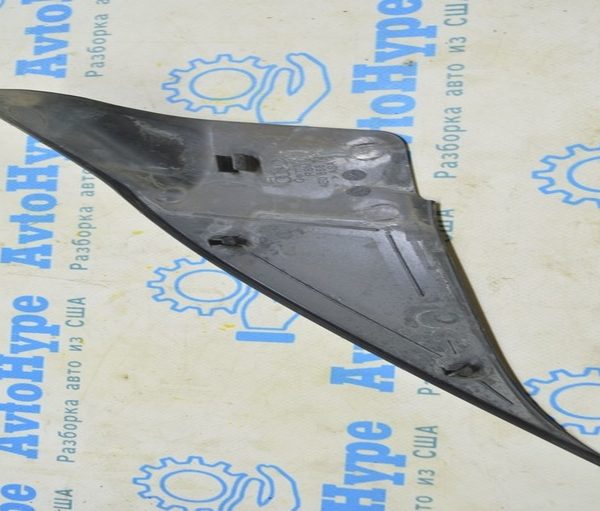 Накладка зеркала треугольник внтур перед прав Audi A8 D3 03-09 черн 4E0858706B 4PK