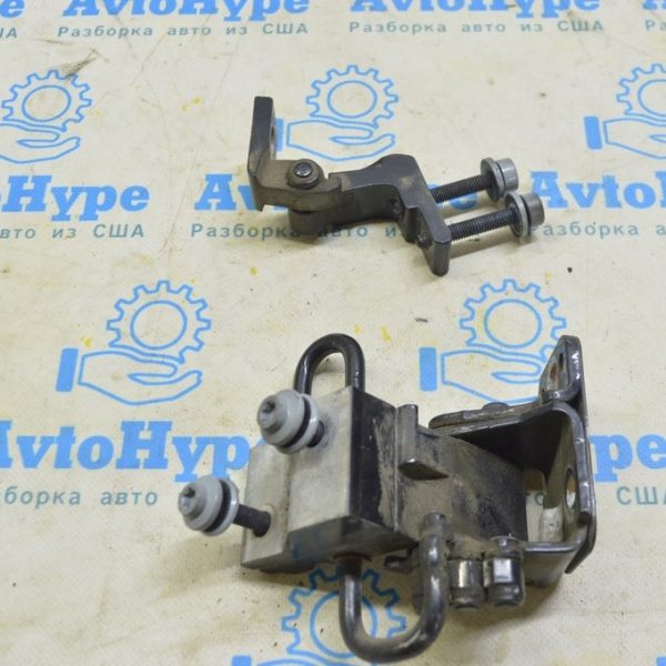 Петля двери нижняя зад прав Audi A8 D3 03-09 4E0833412E