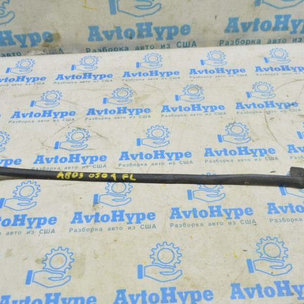 Уплотнитель двери перед лев Audi A8 D3 03-09 передний 4E0837701J