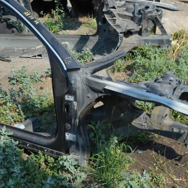 Четверть передняя правая Audi A8 D3 03-09 синяя (01) отверстие 4E0805102E