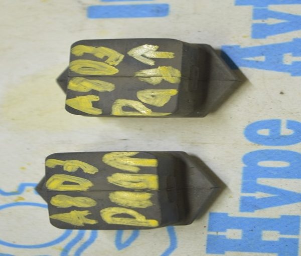 Крепление радиатора лев верх Audi A8 D3 03-09 4E0121276