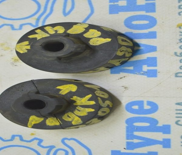 Крепление радиатора лев низ Audi A8 D3 03-09 4E0121275