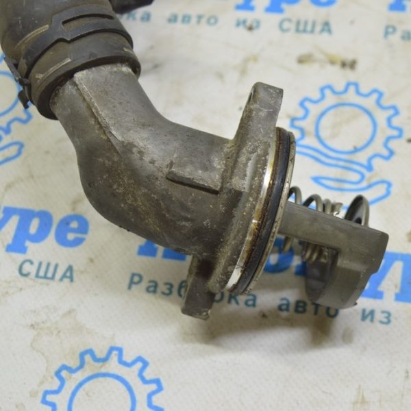 Корпус термостата Audi A8 D3 03-09 3.0 06C121111E