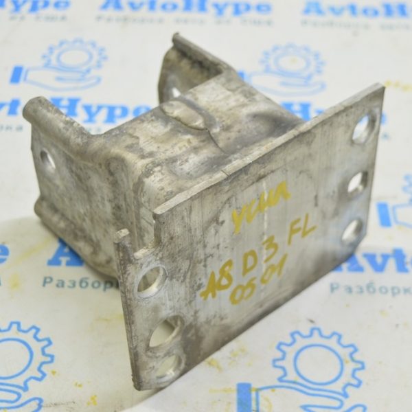 Клык усилителя переднего бампера левый Audi A8 D3 03-09 4E0807115