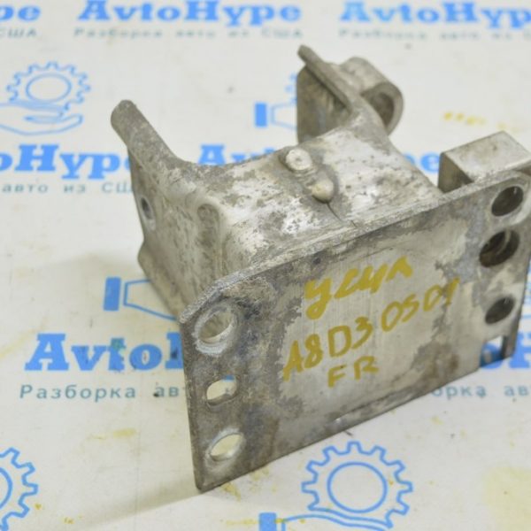 Клык усилителя переднего бампера правый Audi A8 D3 03-09 4E0807134A