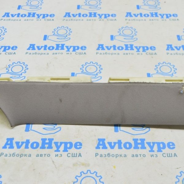 Накладка задней стойки верх правая Audi A8 D3 03-09 задняя, серая (01) порвана 4E0867246C 31R