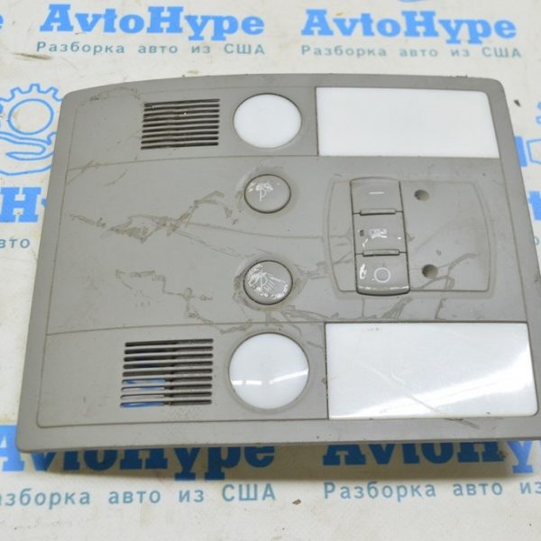 Плафон освещения задний Audi A8 D3 03-09 серый (01) дефект 4E0947111AAEC3