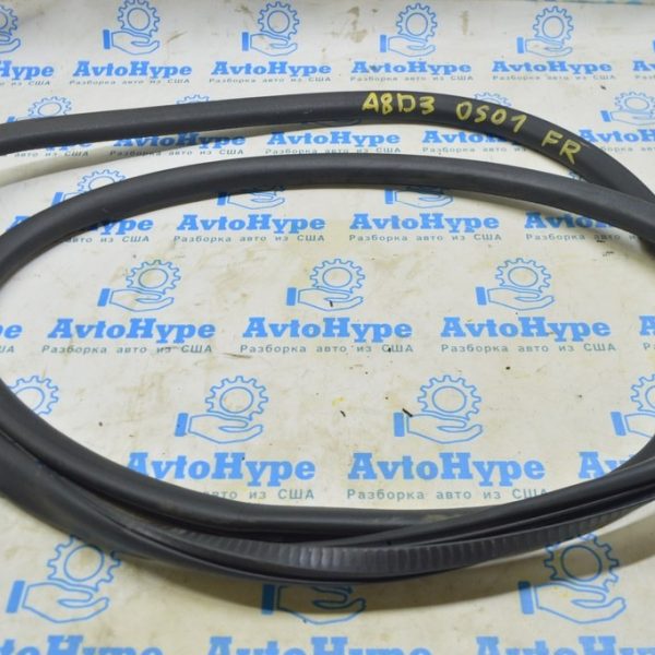 Уплотнитель дверного проема перед прав Audi A8 D3 03-09 4E0831721F