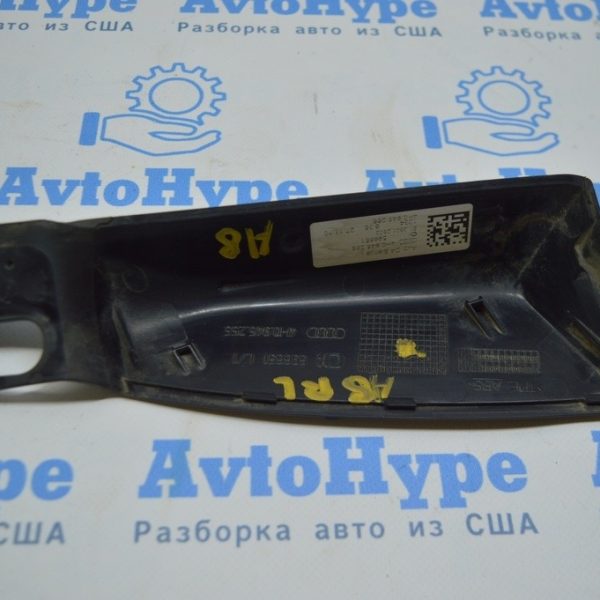 Накладка заднего фонаря левая на крышке Audi A8 D4 10-14 4H0945255