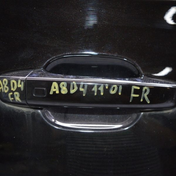 Ручка двери внешняя перед прав Audi A8 D4 10-17 	4H0837206