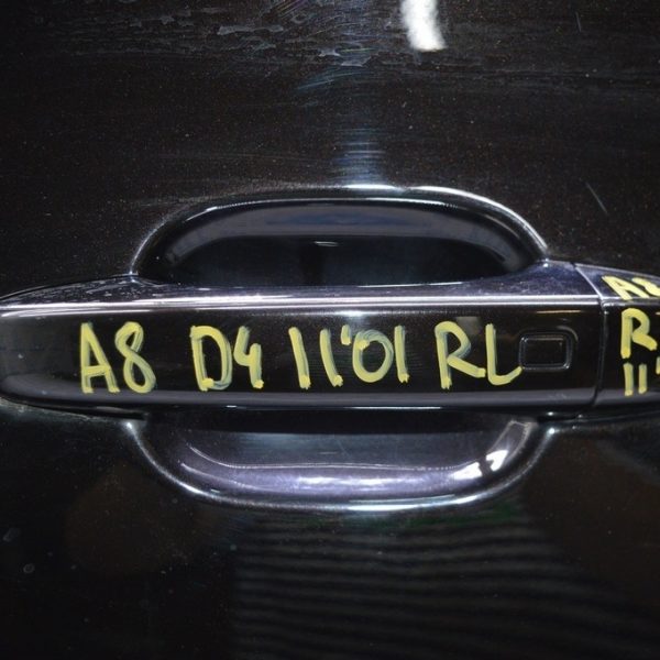 Заглушка внешней ручки зад лев Audi A8 D4 10-17 	4H0837879